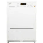 Capacités Le saviez-vous ? : plus le volume du tambour est important, plus le linge sera vite séché. Nous vous conseillons de choisir un sèche linge qui a une capacité de séchage proche de votre capacité de lavage. Programmes Programme séchage rapide : non Programmes : couette, jeans, sport Connectivité Produit connectable : non Consommation & économie d’énergie Consommation d’energie annuelle : 259 kWh/an Dimensions L x H x P : 60 x 85 x 64 cm Profondeur produit hors hublot : 64,0 cm Poids net : 62,0 kg Poids brut : 67,0 kg Avec ce sèche-linge hybride de grande capacité, il est possible de choisir entre rapidité de séchage et économie d’énergie. Son entretien est facilité grâce au condenseur auto-nettoyant et au système d’identification de panne à distance. Deux modes pour un séchage parfait C’est grâce à la pompe à chaleur que ce sèche-linge à condensation peut intégrer la fonction Eco Hybrid. Il offre ainsi à l’utilisateur le choix entre économie d’énergie ou rapidité de séchage. Dans le premier cas, c’est jusqu’à 50% de réduction de la consommation énergétique qui est au programme. Dans le deuxième, on réduit le processus de 30 % tout en optimisant le séchage de 15% maximum. Avec la pompe à chaleur, le sèche-linge récupère l’énergie générée par la condensation pour chauffer l’air injecté dans la cuve. La température dans le tambour – de l’ordre de 55°C – est moins élevée que dans celle des sèche-linge traditionnels. Pour les textiles, cela représente certains avantages : une fibre moins fragilisée, moins de risque de rétrécissement, de déformation et de faux plis. Un entretien facilité pour une grande capacité Pour ce sèche-linge à pompe à chaleur RC9055AP2Z, LG a imaginé plusieurs dispositifs pour faciliter l’entretien. Il y a d’abord le condenseur qui est débarrassé des dépôts 3 à 7 fois par cycle. Il n’est donc plus nécessaire de le nettoyer soi-même. Plus important encore, condenseur auto-nettoyant préserve les performances de l’appareil. En termes de capacité, le sèche-linge à condensation de LG affiche 9 kg pour une dimension standard (85 cm de haut pour 60 de large et 64 de profondeur). Cela permet de sécher des articles volumineux. Il est doté de 11 programmes avec 6 degrés de séchage. Enfin, il bénéficie du Smart Diagnosis, un dispositif de détection de panne à distance pour simplifier la gestion des éventuels dysfonctionnements.